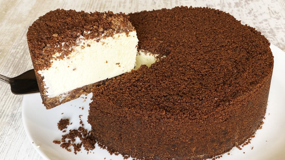 Украшение торта шоколадной крошкой