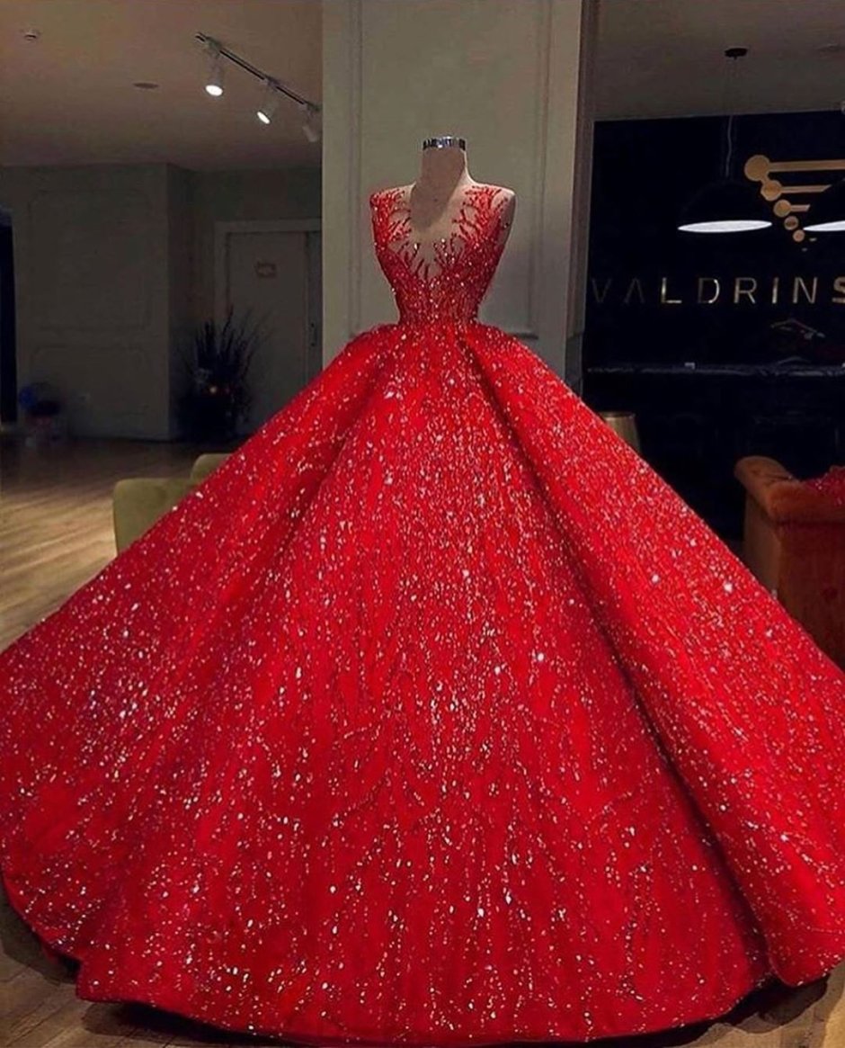 Красное свадебное платье пышное
