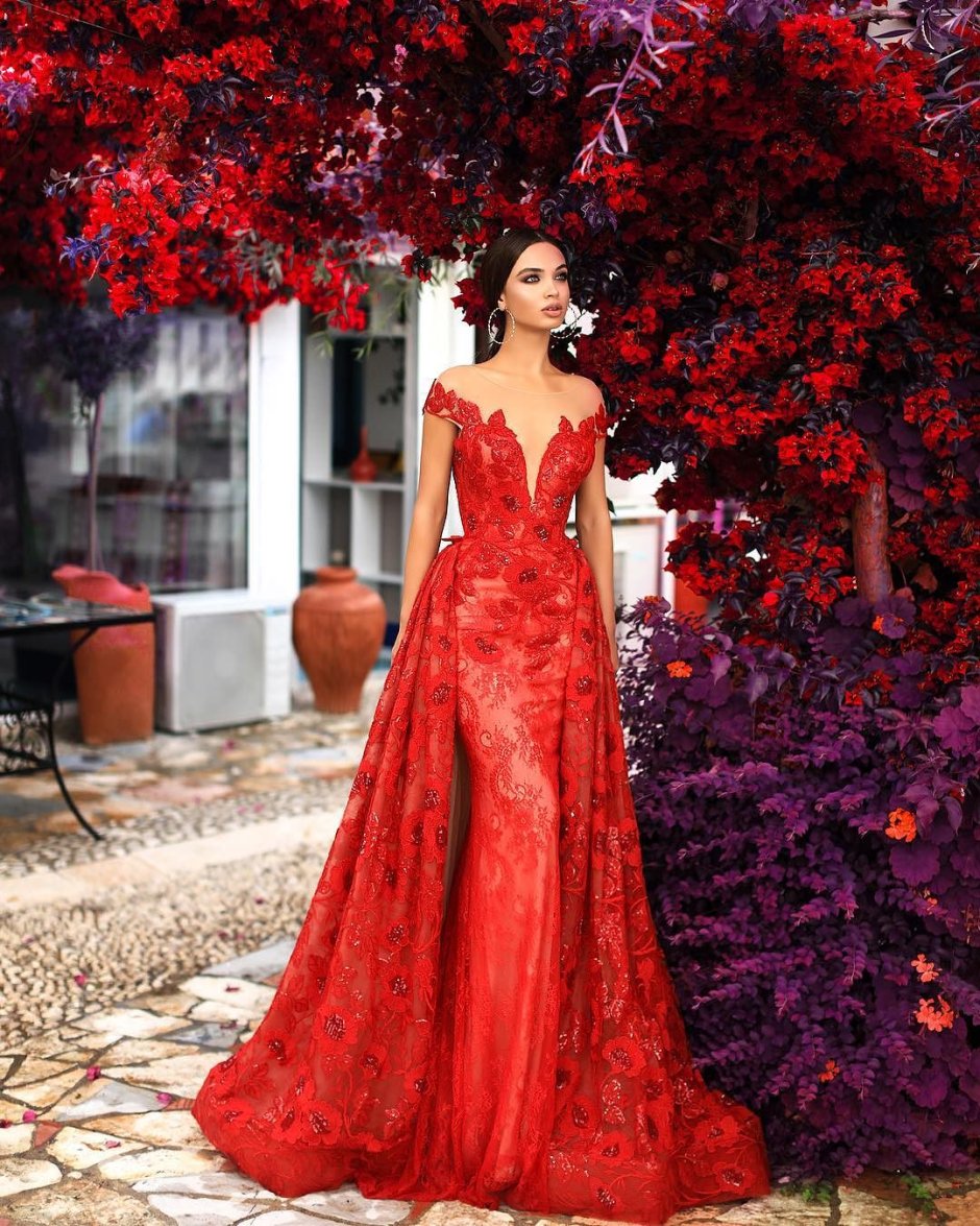 Новогодняя фотосессия пышное красное платье