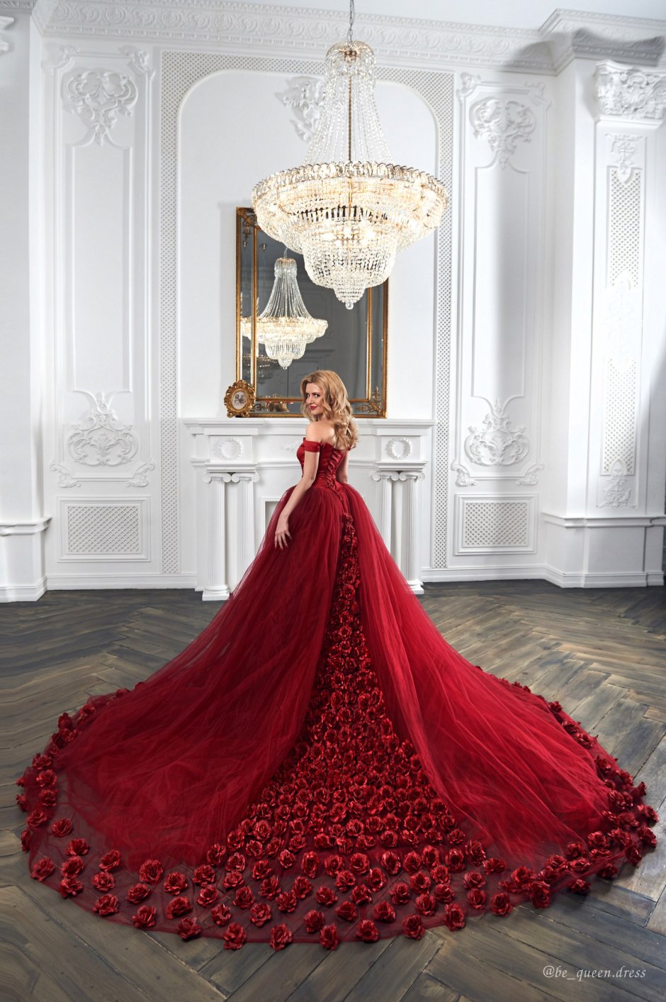 Красное свадебное платье русалочьего типа
