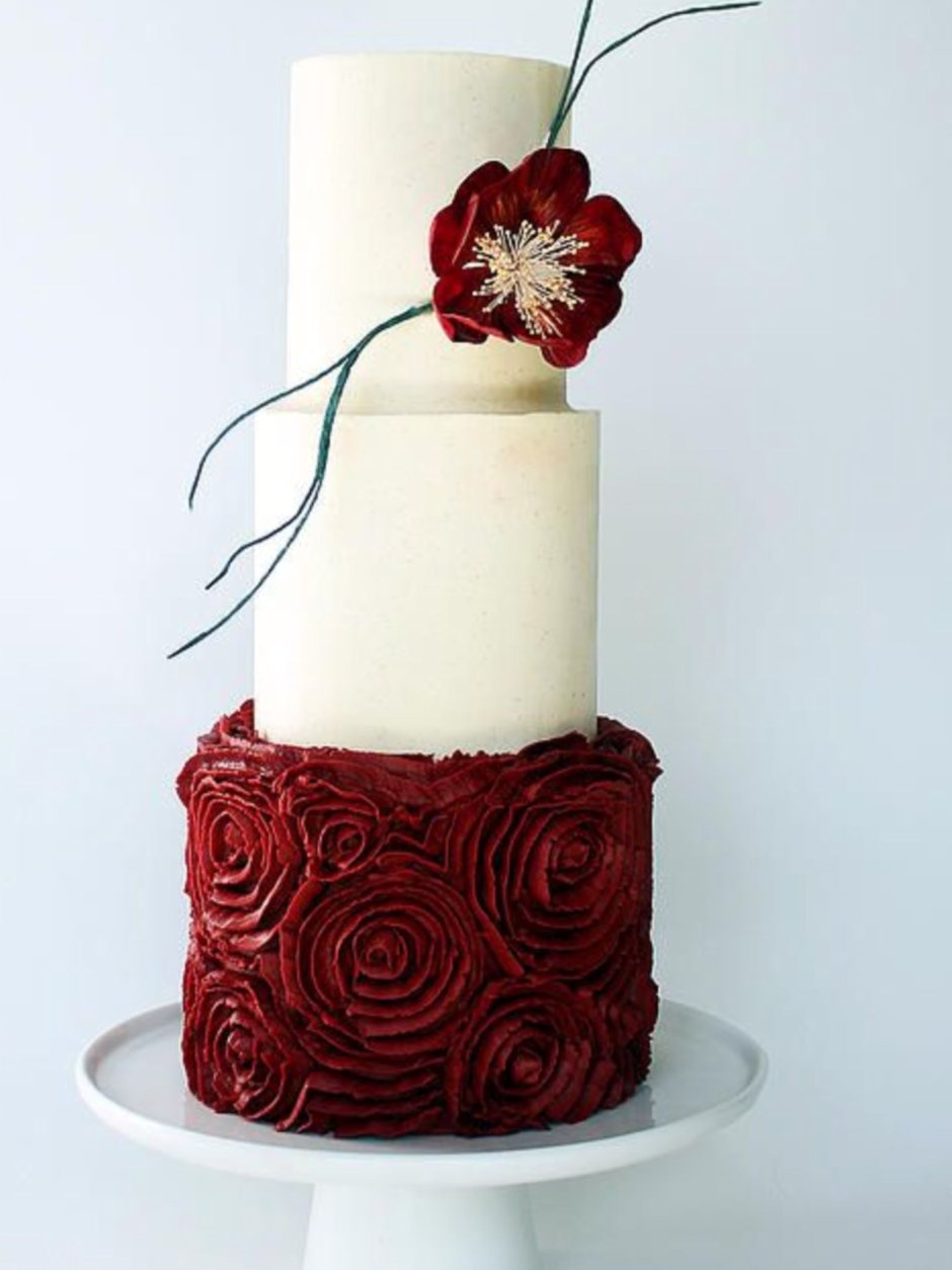 Маленький торт на свадьбу красный