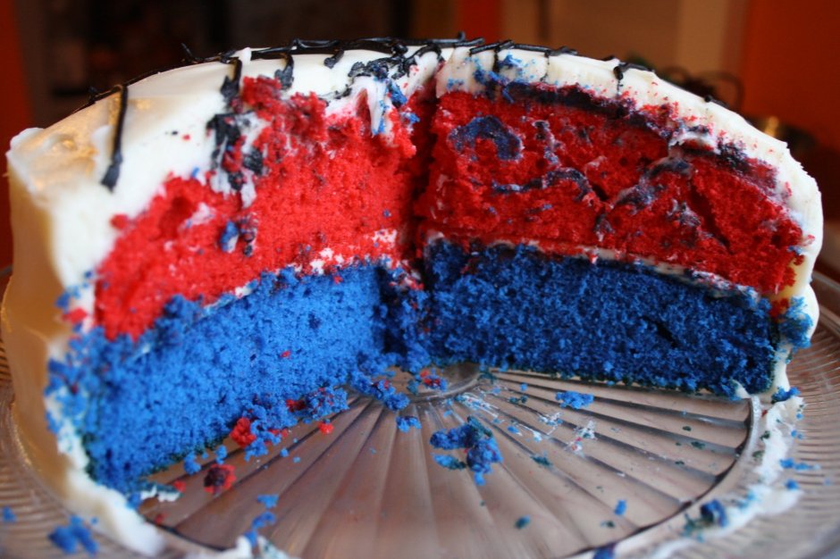 Кусок синего торта