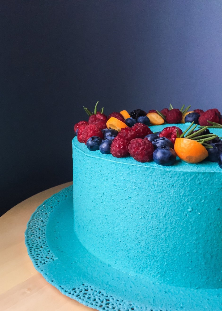 Торт с синими кляксами