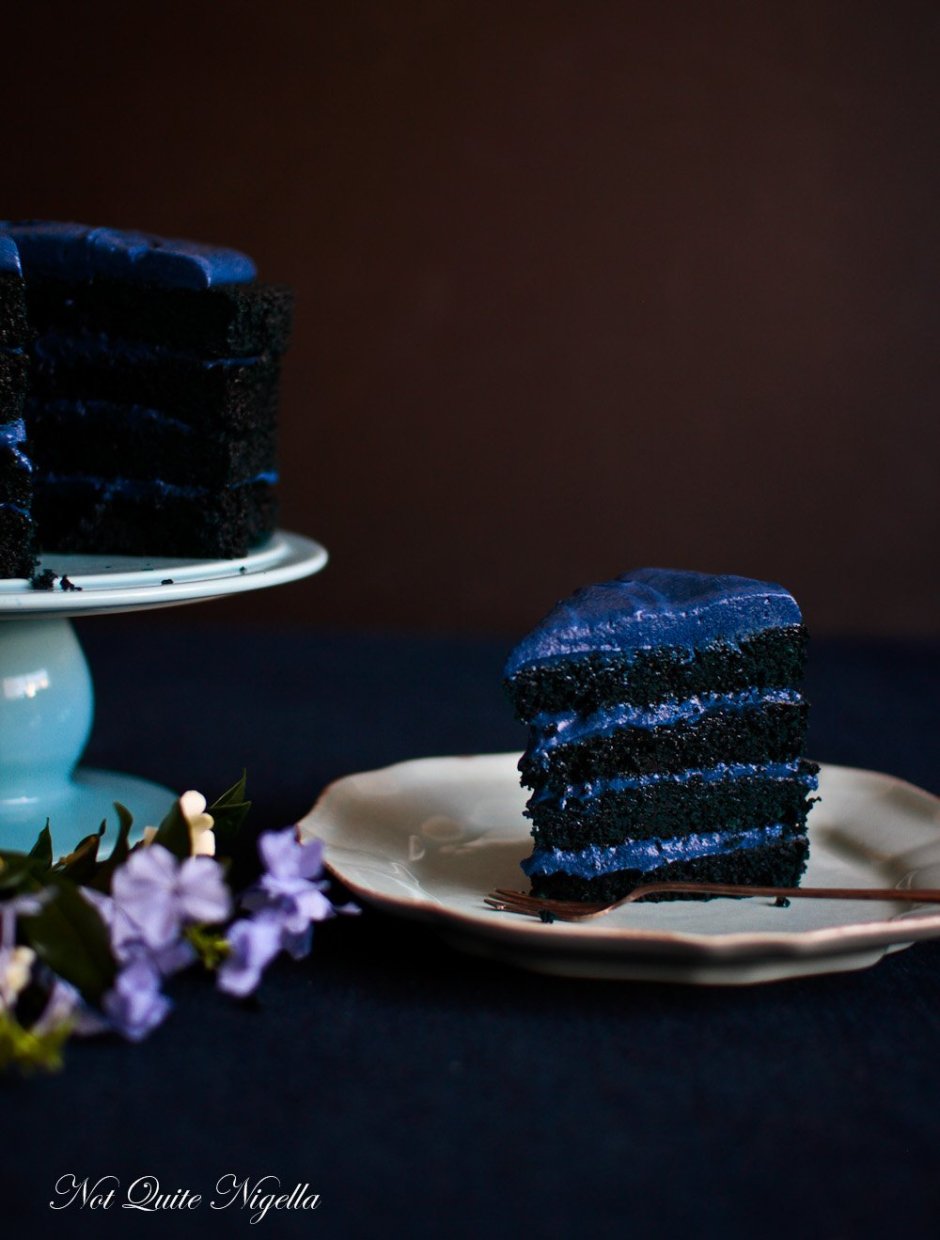 Торт с синими коржами