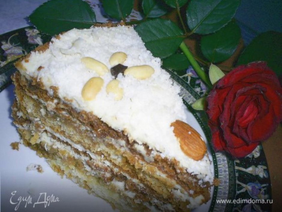 Ореховый торт со сметанным кремом