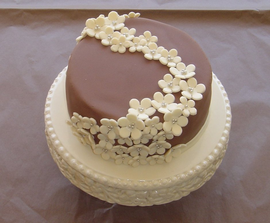 Украшение торта цветами из шоколада