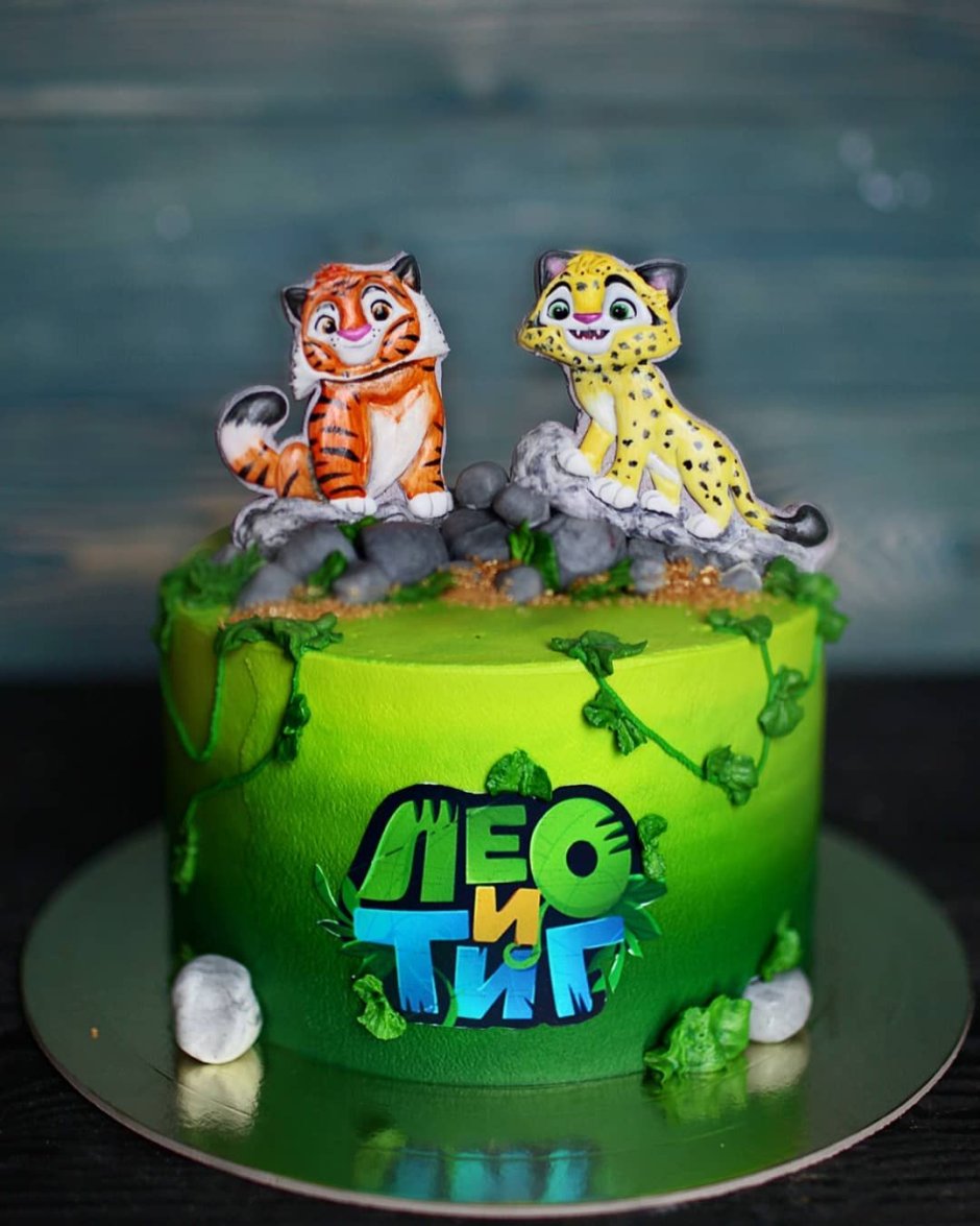 Торт на др с белыми тиграми