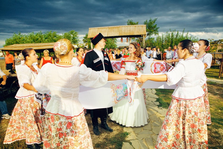 Картина Антохина Куракса Крестьянская свадьба