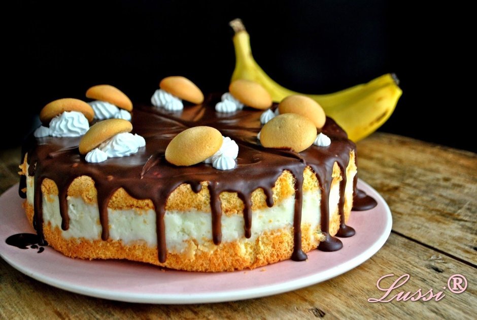 Декор торта бананами