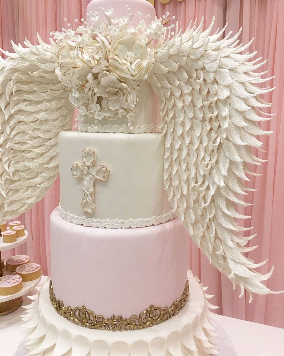 Торт с крыльями ангела на крестины