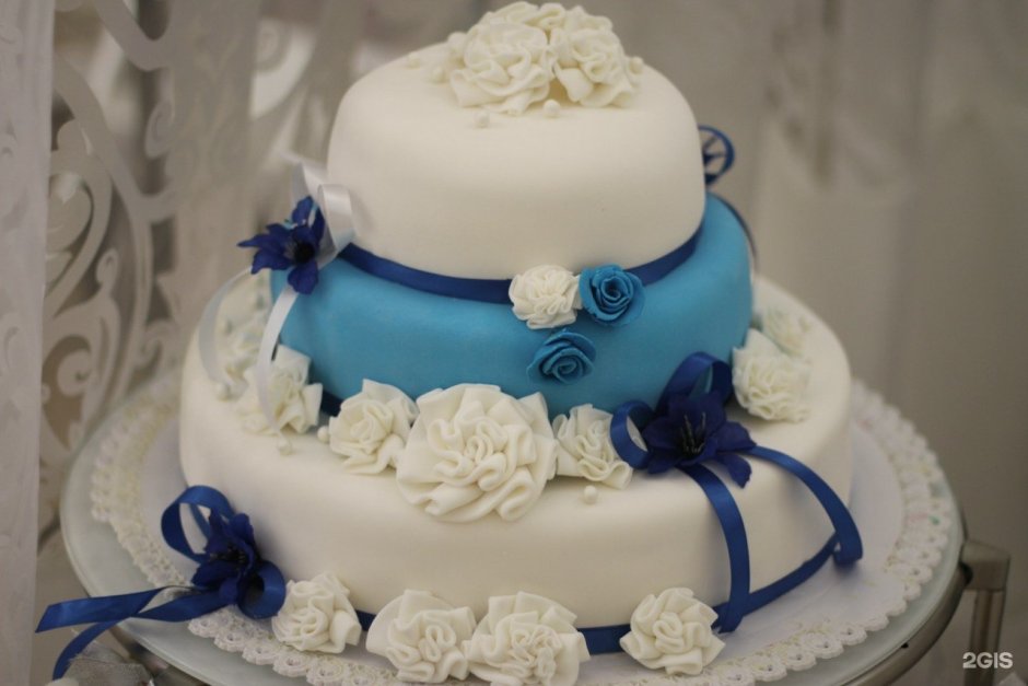 Белый свадебный торт из крема одноярусный