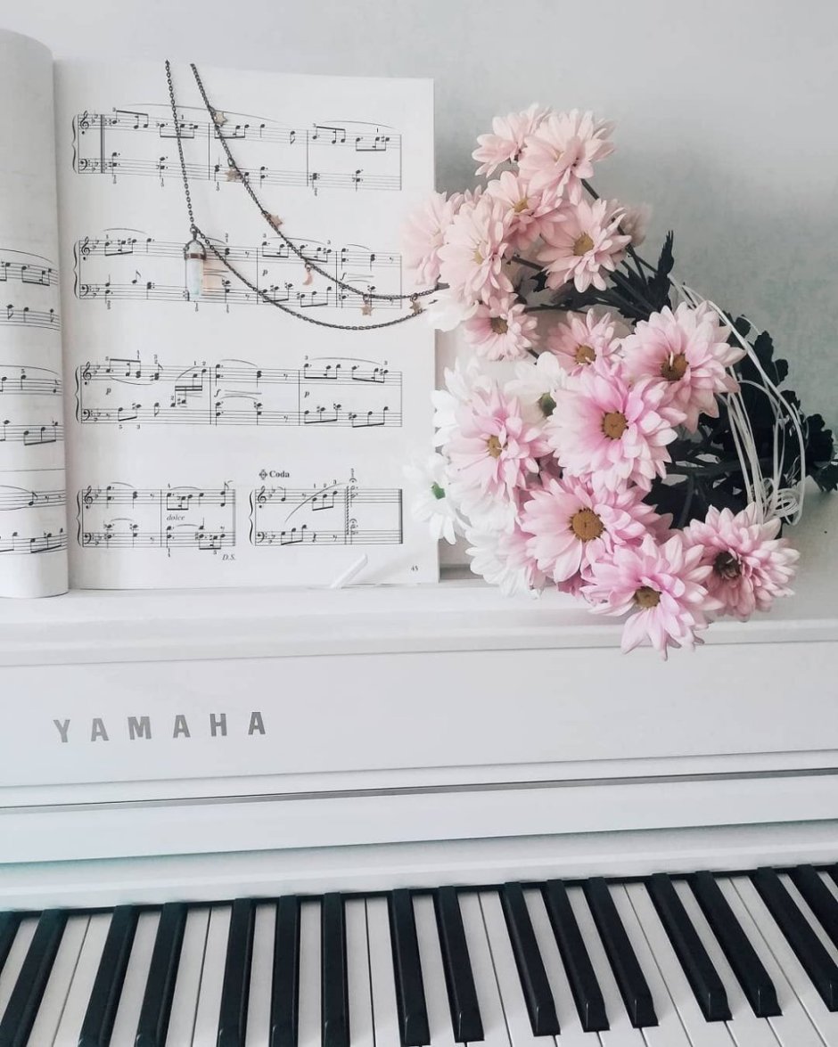 Фортепиано в цветах