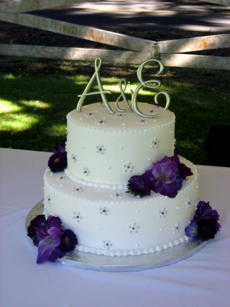 Свадебный торт пятиярусный белый