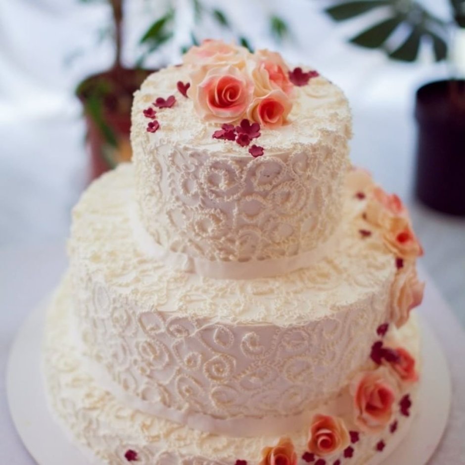 Простой свадебный торт двухъярусный