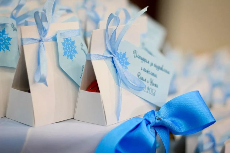 Упаковка подарков для гостей на свадьбе