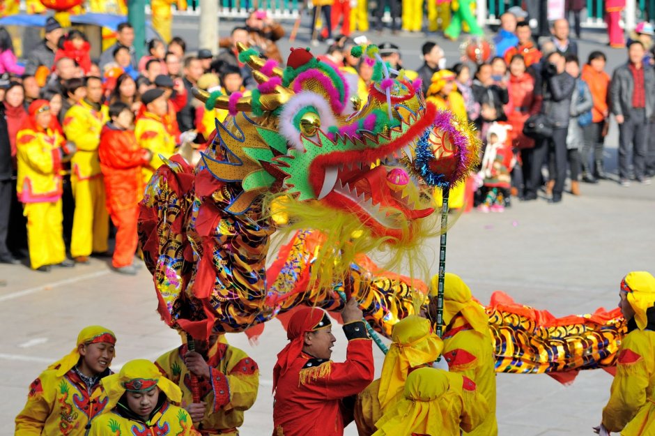 Танец дракона в Китае на новый год