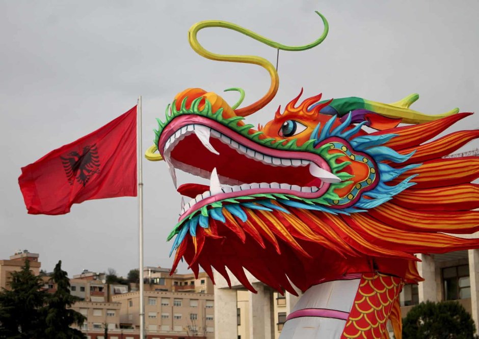 Китай драконы на улицах