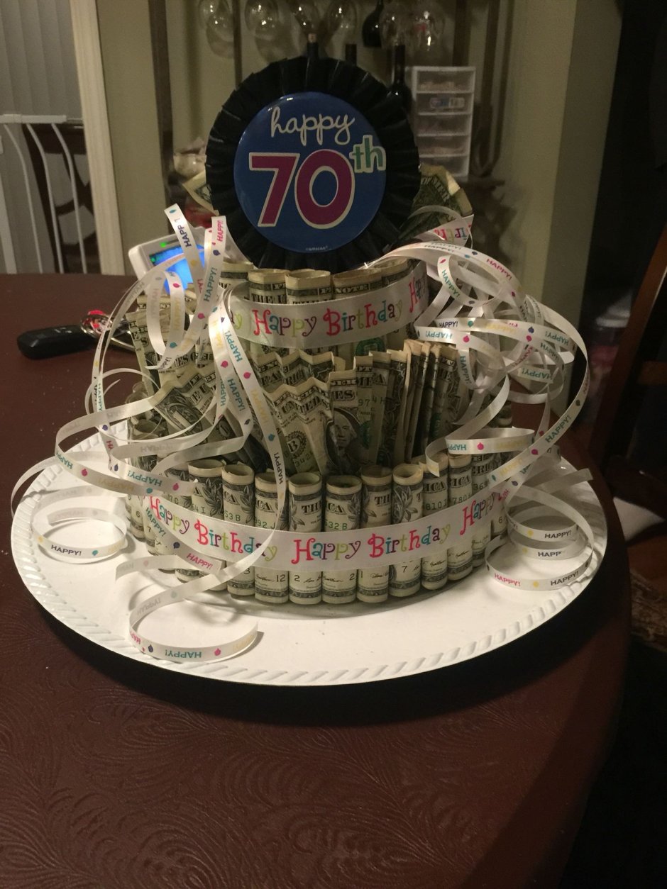 Торт из долларовых купюр