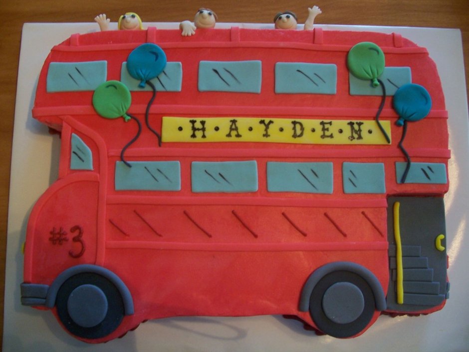 Торт школьный автобус