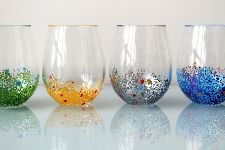 Новогодние композиции в стеклянных вазах