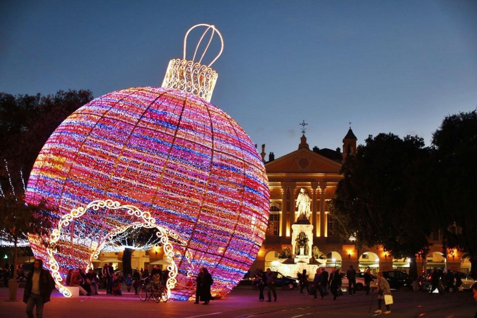 Рождественская иллюминация в Париже