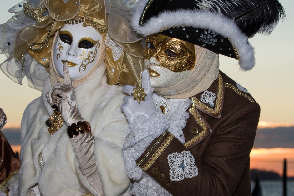 Венецианская маска Новогодняя