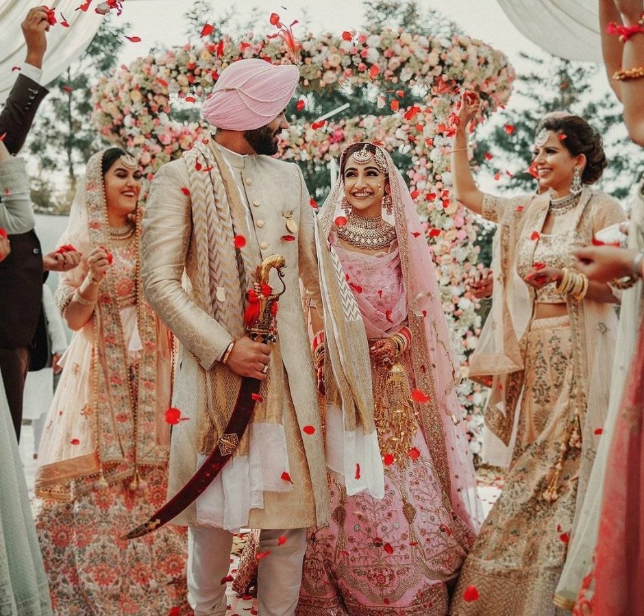 Индийская свадьба невеста на склоне