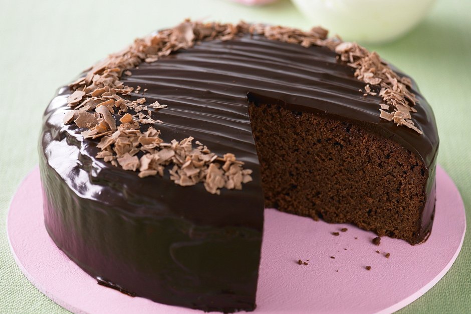 Шоколадный торт для девочки