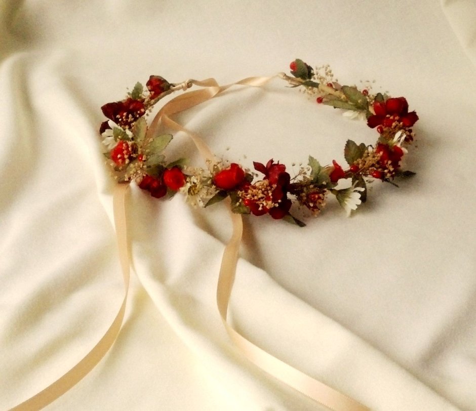 Красные венки для невесты
