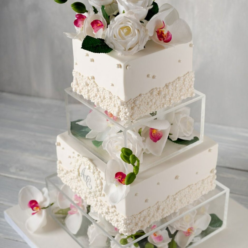 Квадратный свадебный торт в один ярус