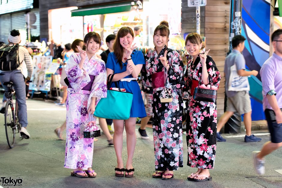 Фестиваль фейерверков в Японии юката