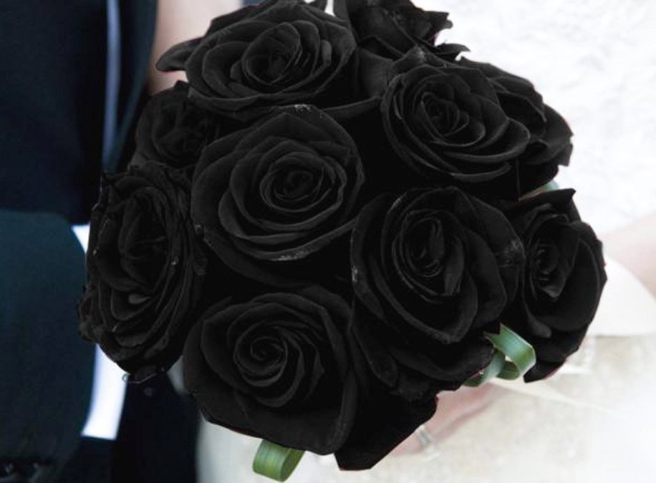 Свадебный букет на черном фоне