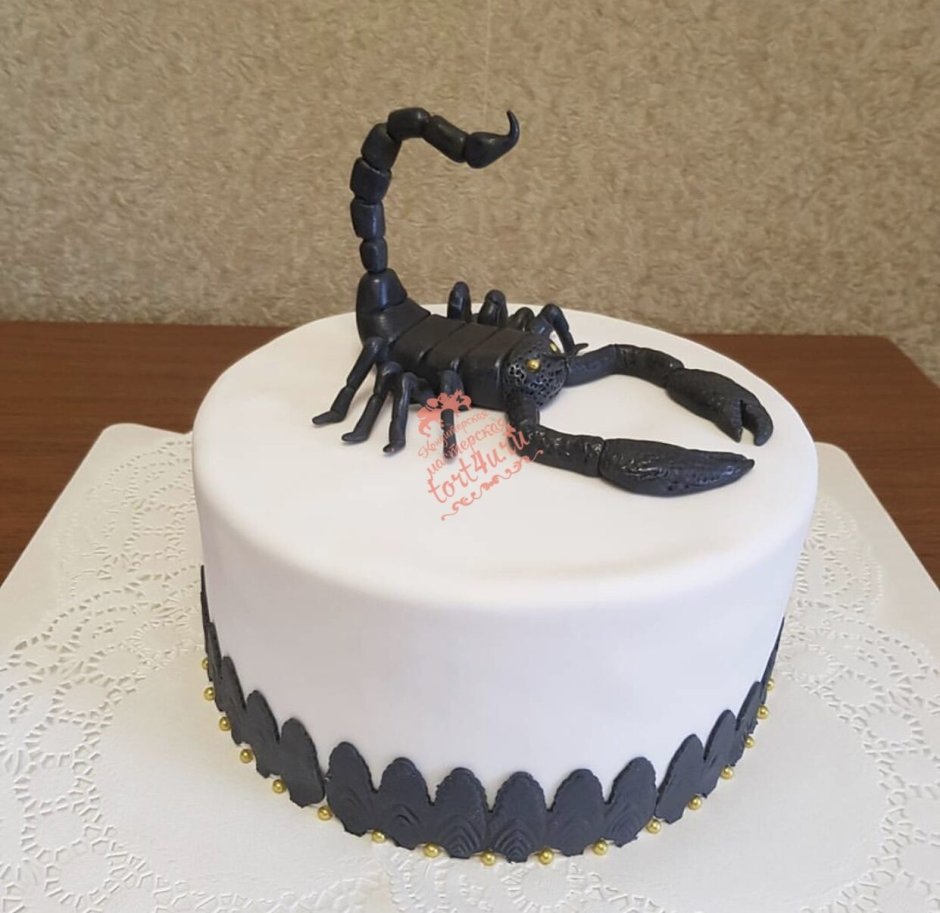 Торт с рисунком скорпиона