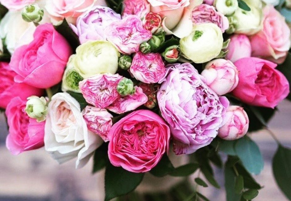 Пионовидные розы нежно розовые