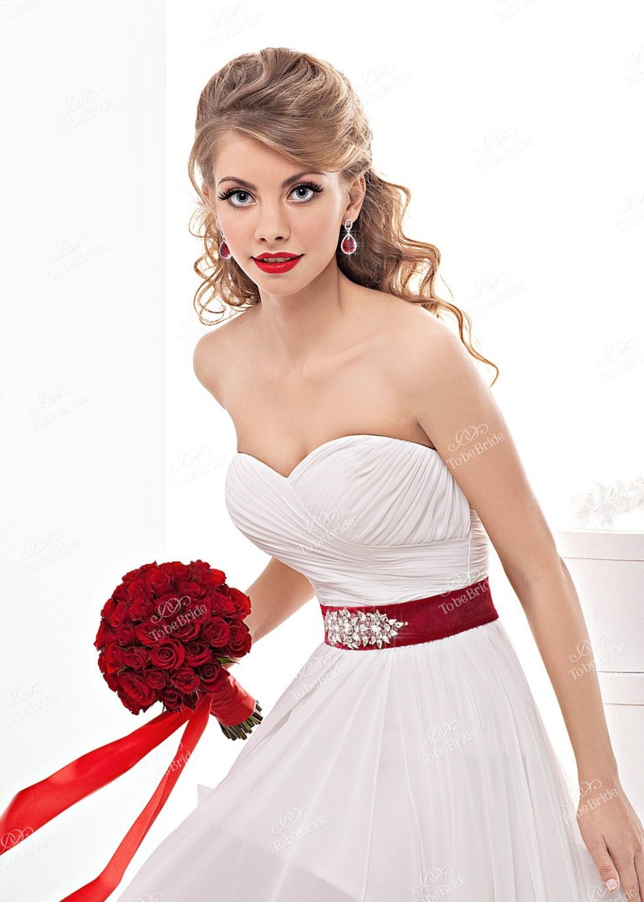 Короткое свадебное платье с бантом