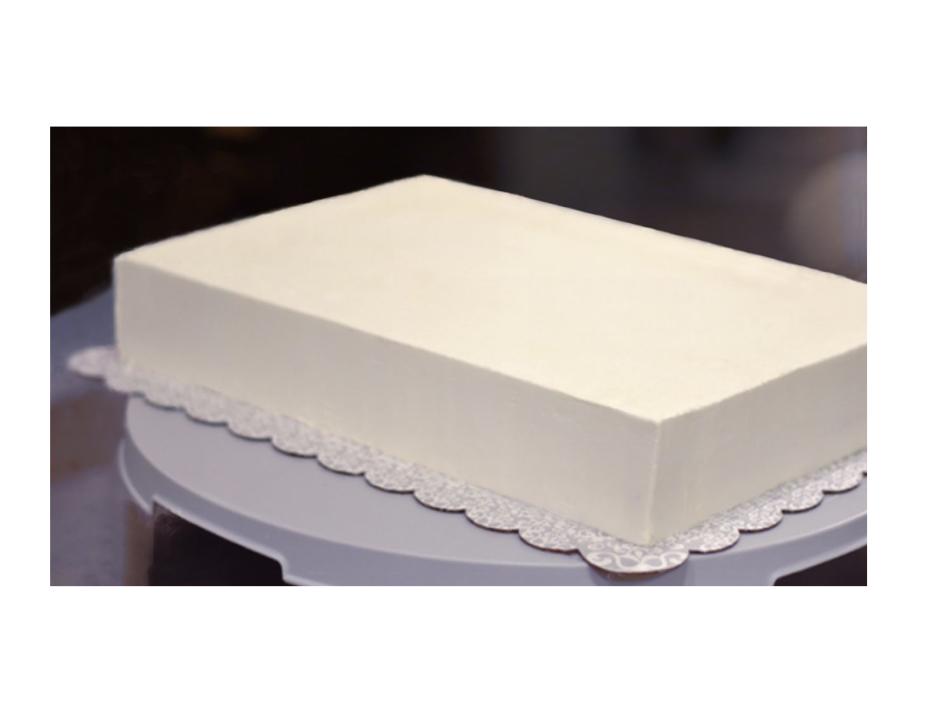 Белый квадратный торт