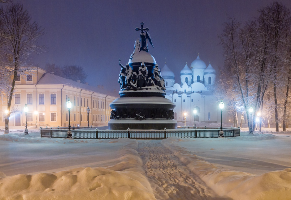 Великий Новгород зима памятник