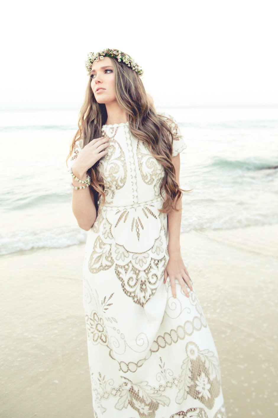 Ажурное белое летнее платье