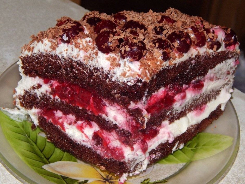 Бисквитный клубничный торт