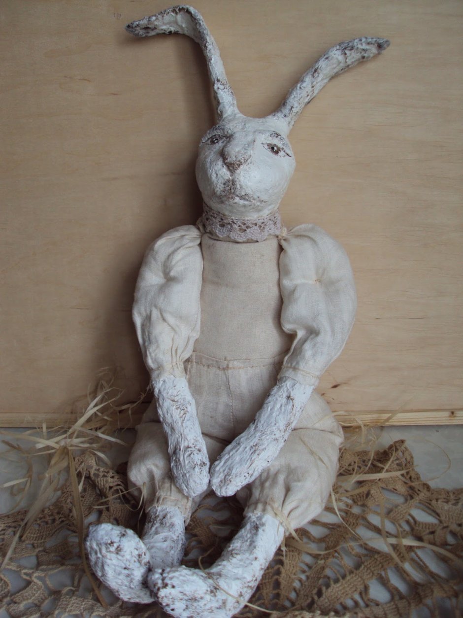 Пасхальный кролик папье-маше