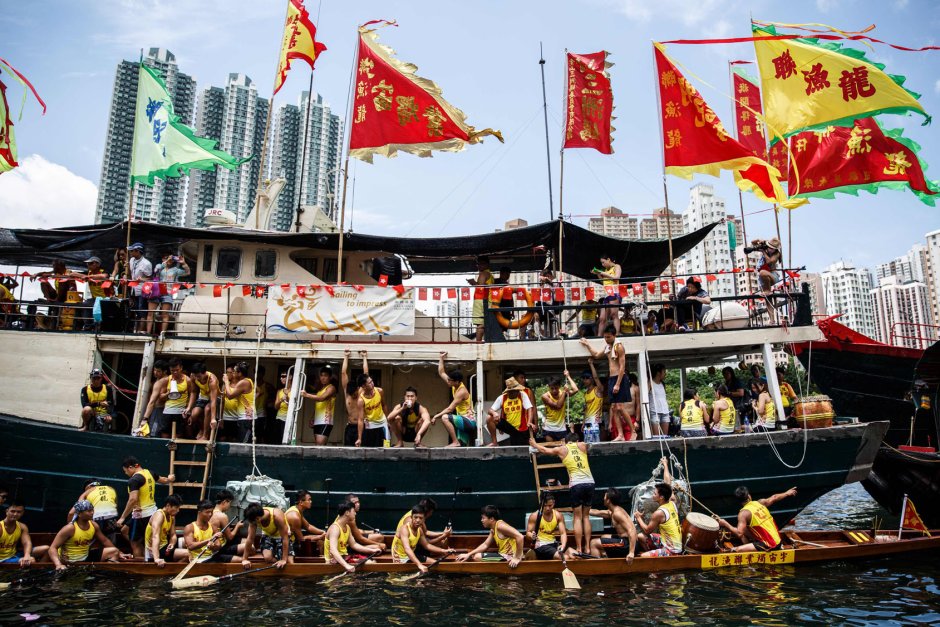 Праздник драконьих лодок в Китае 2020