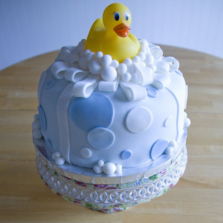 Красивый торт для малыша
