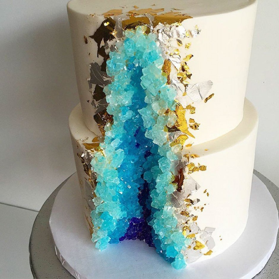 Торт с кристаллами жеода