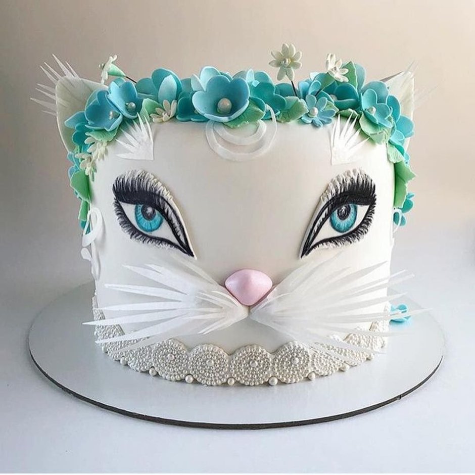 Торт с декором кошки