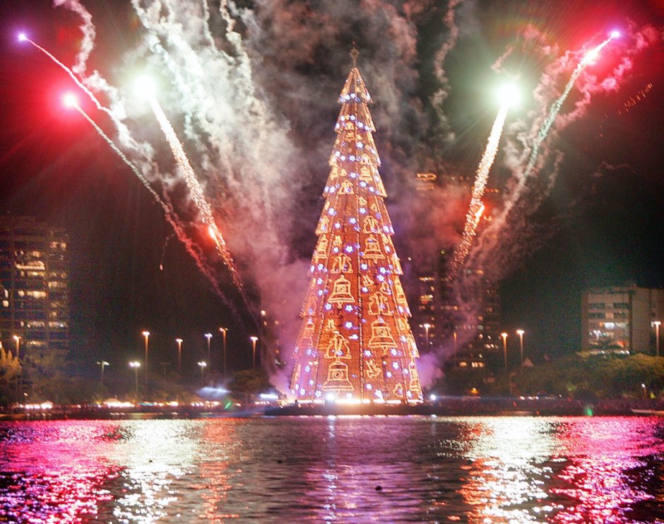 Самая большая Новогодняя елка