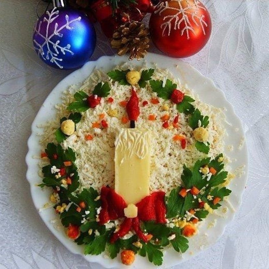 Новогодний салат с крабовыми палочками