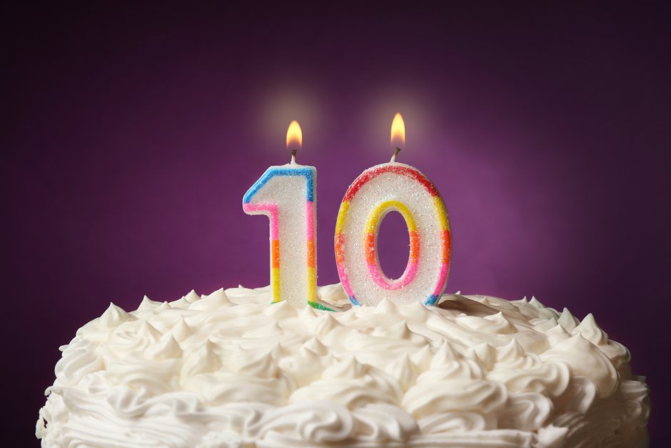 Тортик со свечкой 10 лет