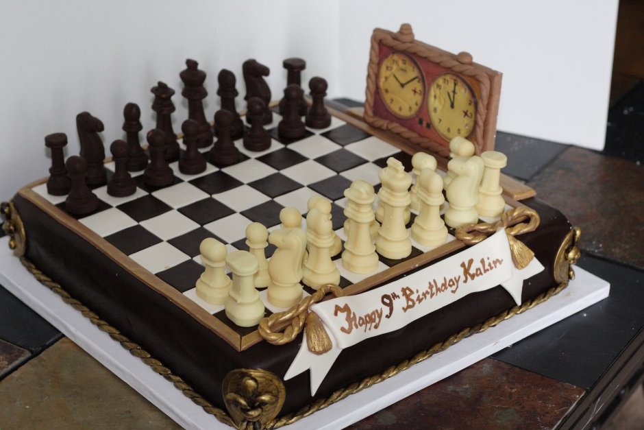 Торт шахматная доска с фигурами