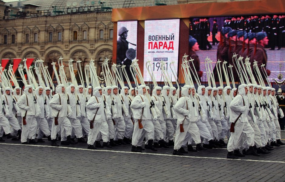 Женщины на параде Победы 2021 в Москве