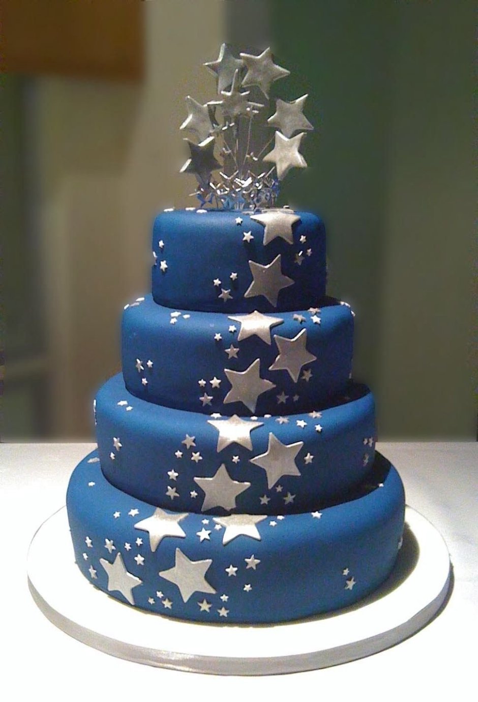 Красивый синий тортик